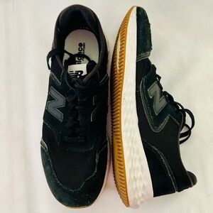 New Balance X~70 / Black / Walk or Run Sneaker